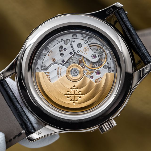 Patek Philippe Complications 5205G-010 Image 4